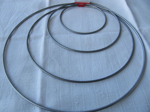 Metalli rengas, matta hopea, 10-25cm